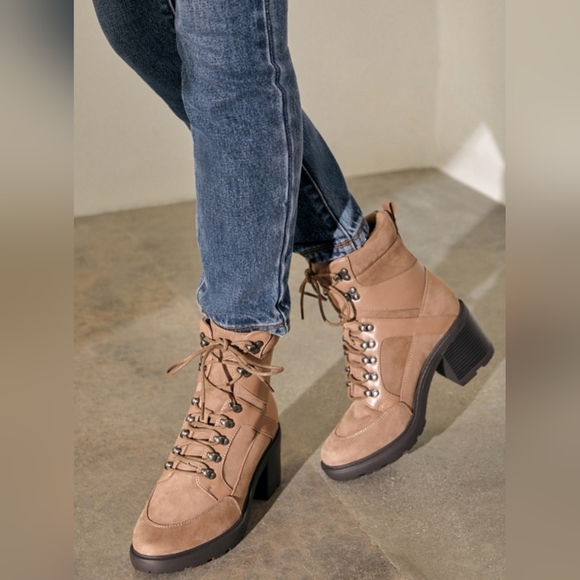 Edde Lace-Up Bootie Size 7 wide Justfab - Picture 1 of 8